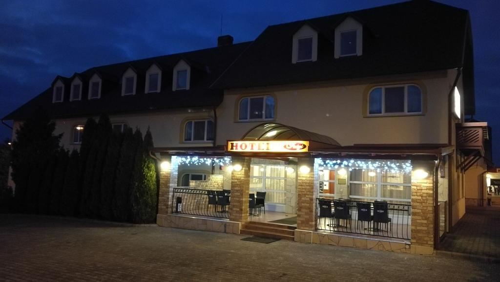 Patyi Etterem Es Hotel Bogote Exterior foto